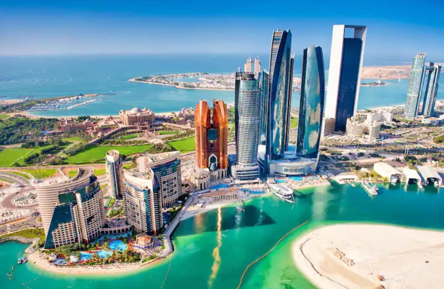 Corniche Street - For Males "Peaceful Bed Space" Abu Dhabi Eksteriør billede